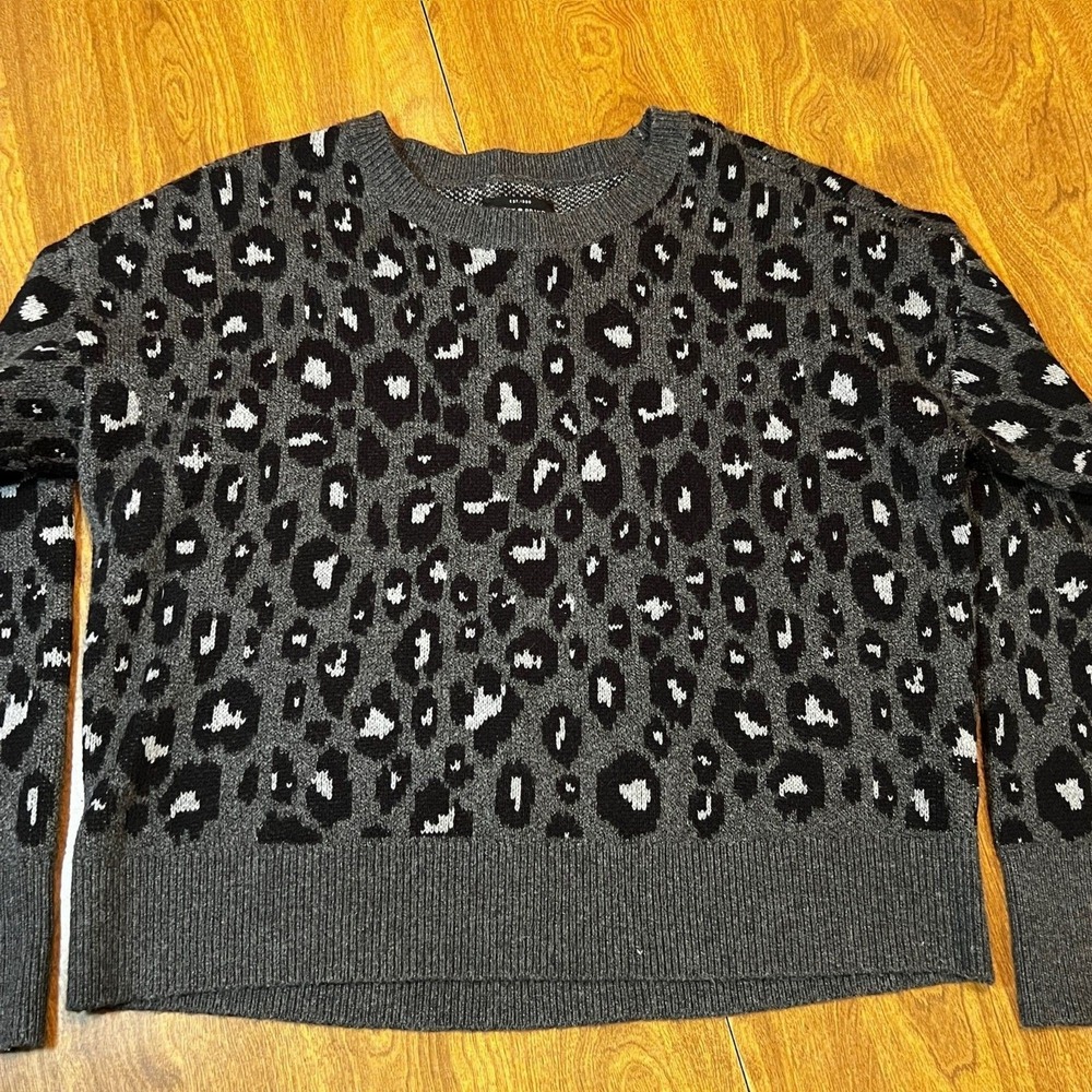 Lucky Brand Gray Black Leopard Print Womens Long Sleeve Sweater Size Med